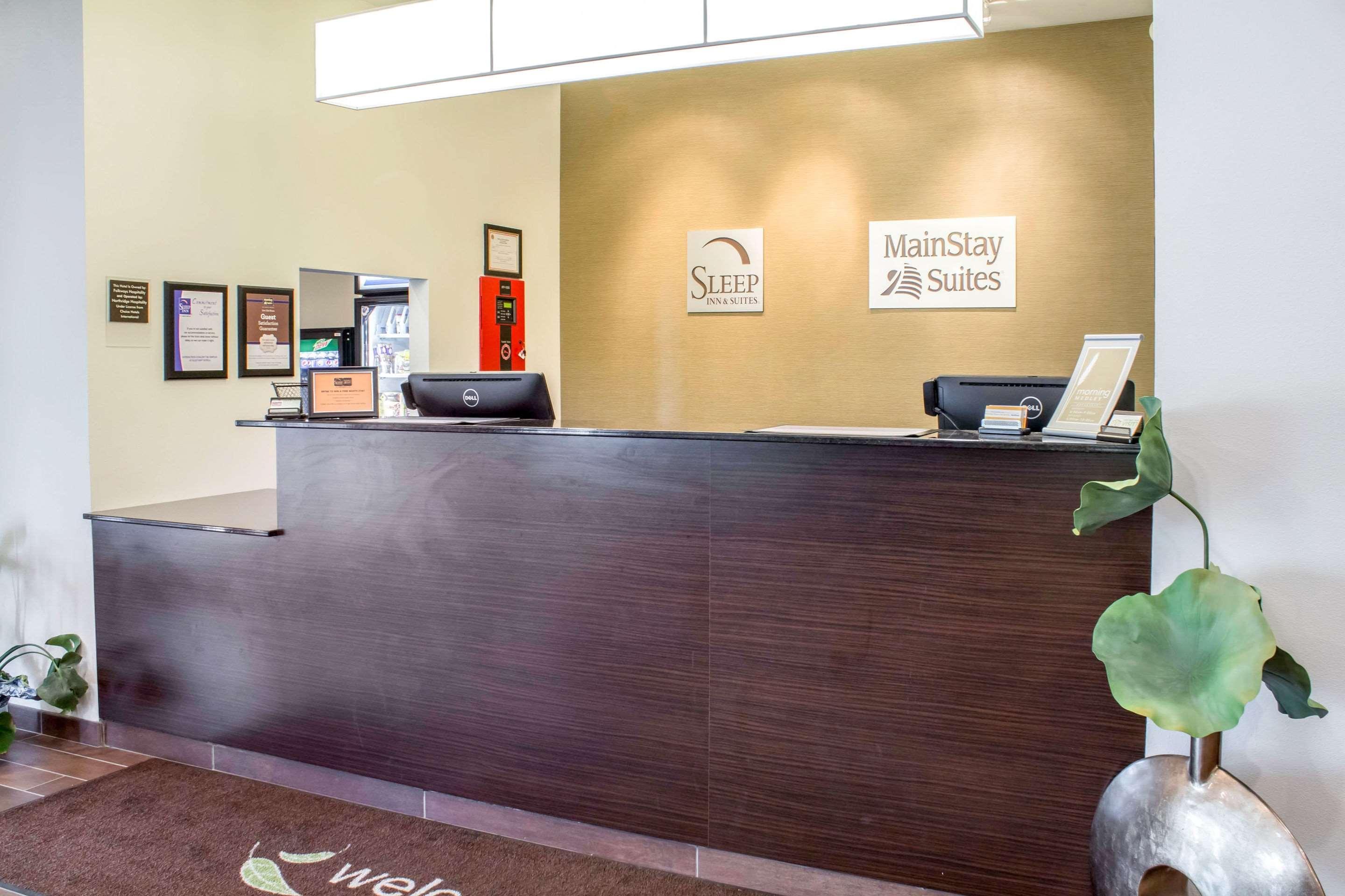 Sleep Inn & Suites Lincoln University Area Екстер'єр фото
