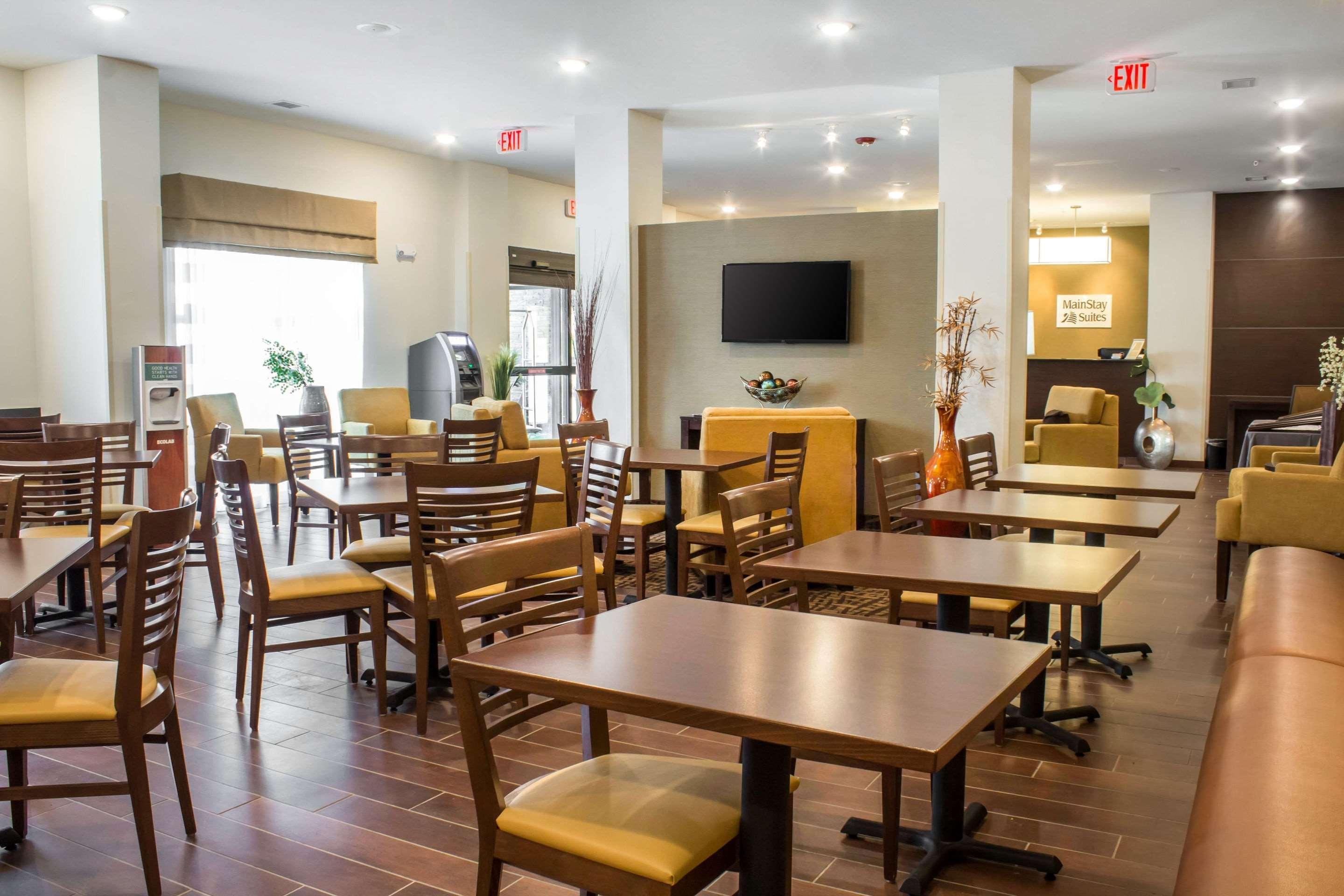 Sleep Inn & Suites Lincoln University Area Екстер'єр фото