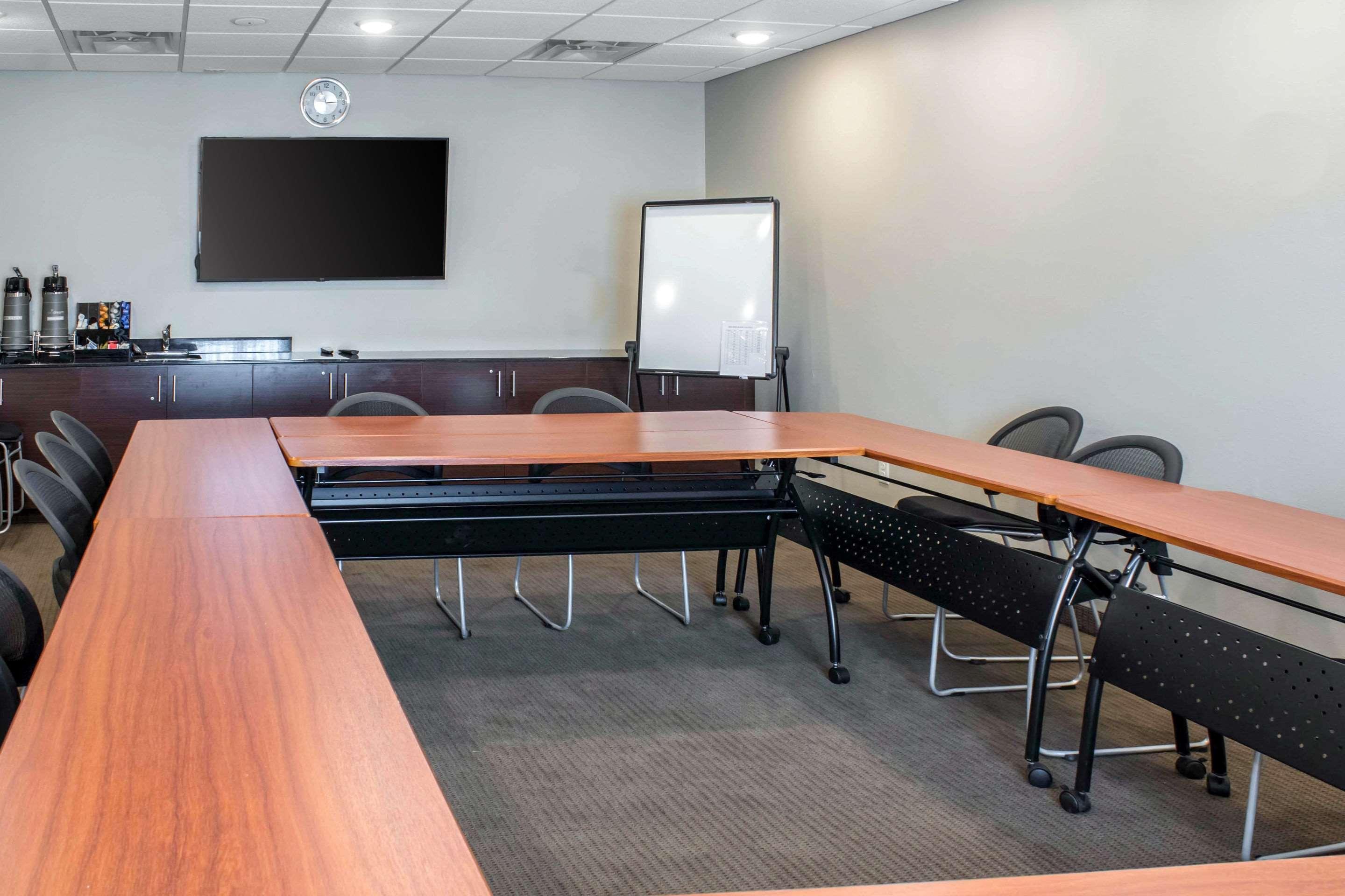 Sleep Inn & Suites Lincoln University Area Екстер'єр фото