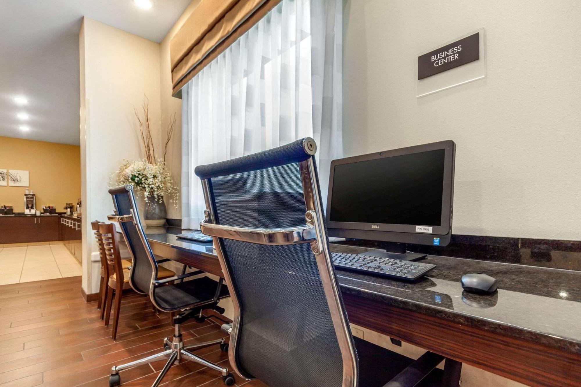 Sleep Inn & Suites Lincoln University Area Екстер'єр фото