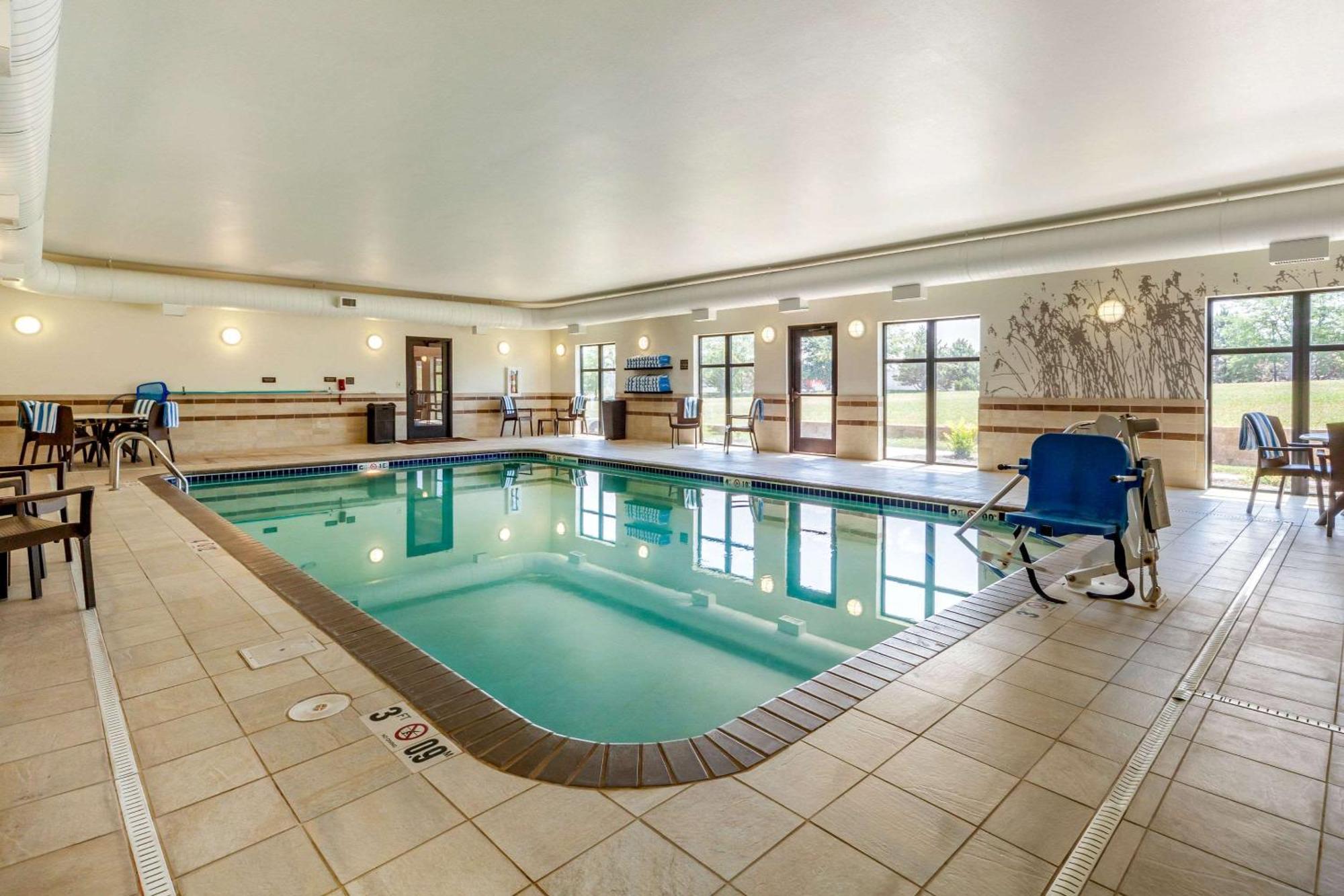 Sleep Inn & Suites Lincoln University Area Екстер'єр фото